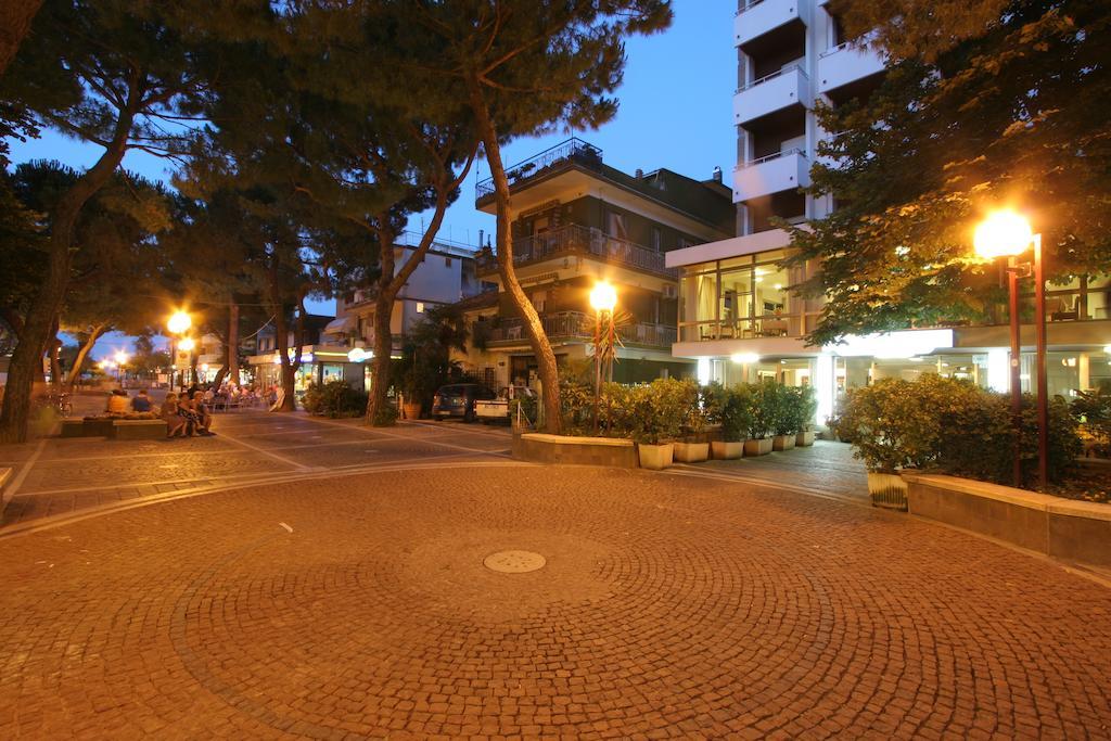 Mon Hotel Misano Adriatico Esterno foto