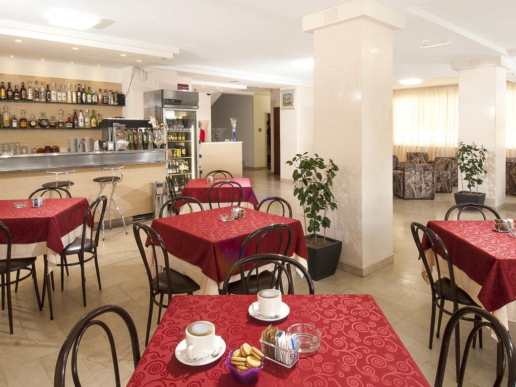 Mon Hotel Misano Adriatico Esterno foto
